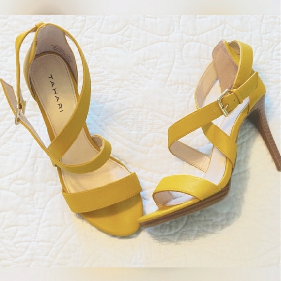 Tahari Yellow Heels. - Picture 1 of 12